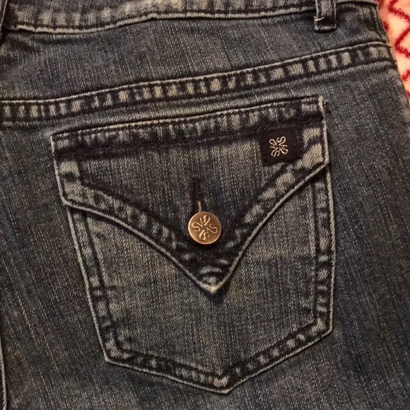 Vera Wang Simply Vera Straight Jeans - Size 4 Reg - Picture 5 of 6